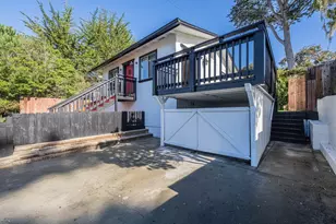 1113 Presidio Blvd, Pacific Grove, CA 93950 - Photo 32