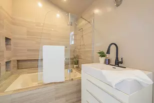 1113 Presidio Blvd, Pacific Grove, CA 93950 - Photo 18