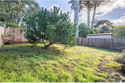 1113 Presidio Blvd, Pacific Grove, CA 93950 - Photo 30