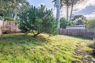1113 Presidio Blvd, Pacific Grove, CA 93950 - Photo 30