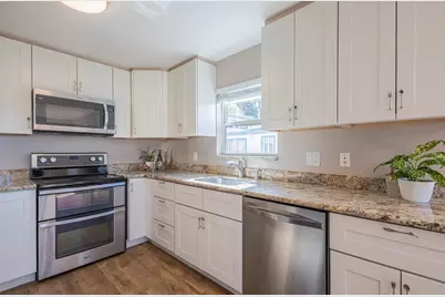 1113 Presidio Blvd, Pacific Grove, CA 93950 - Photo 8