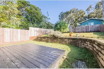 1113 Presidio Blvd, Pacific Grove, CA 93950 - Photo 14