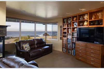 1209 Ocean View Blvd, Pacific Grove, CA 93950 - Photo 4