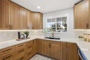 1666 Center Ridge Dr, San Jose, CA 95121 - Photo 12