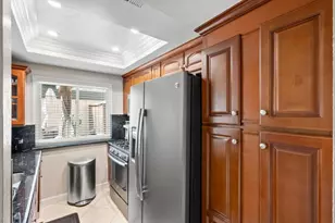 1384 N Loop Dr, San Jose, CA 95126 - Photo 6