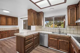 2800 Dryden Ave, Gilroy, CA 95020 - Photo 10