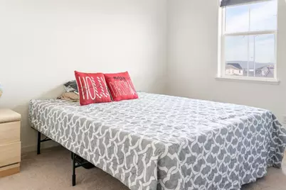 390 Tanoak St, Hollister, CA 95023 - Photo 12