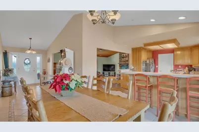 21160 Valle San Juan Dr, Salinas, CA 93907 - Photo 12