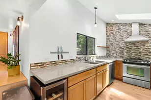 19060 Laurel Dr, Los Gatos, CA 95033 - Photo 14