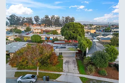 108 Gardenia Dr, Salinas, CA 93906 - Photo 2