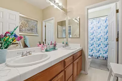 946 Martiri Ct, Gilroy, CA 95020 - Photo 12