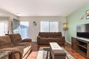 1883 Cherokee Dr 3, Salinas, CA 93906 - Photo 2