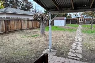 1441 W 20th St, Merced, CA 95340 - Photo 12