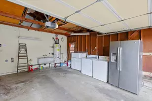 13910 Ravenwood Dr, Saratoga, CA 95070 - Photo 46