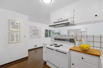 13910 Ravenwood Dr, Saratoga, CA 95070 - Photo 16