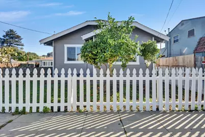 367 College St, Hollister, CA 95023 - Photo 4
