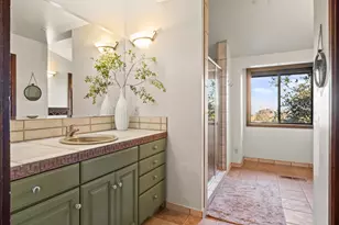 707 Vista Dr, Redwood City, CA 94062 - Photo 20