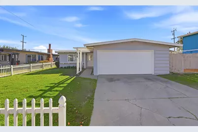 458 Rainier Dr, Salinas, CA 93906 - Photo 1