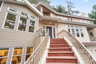 2220 Arrowhead Dr, Oakland, CA 94611 - Photo 2