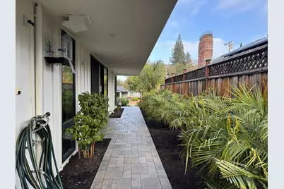 16 Hillview Ave, Redwood City, CA 94062 - Photo 32