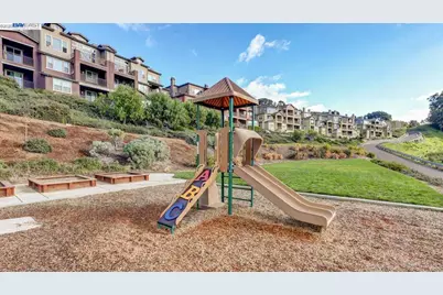 6264 Rocky Point Ct, Oakland, CA 94605 - Photo 50