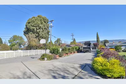 12155 Columbet Ave, San Martin, CA 95046 - Photo 8