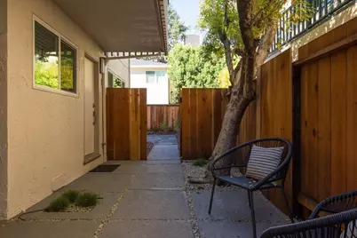 543 Everett Ct, Palo Alto, CA 94301 - Photo 2