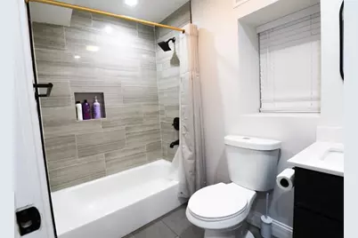 875 Wood St, Oakland, CA 94607 - Photo 8