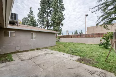 3068 W Fairmont Ave, Fresno, CA 93722 - Photo 24