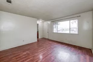 3068 W Fairmont Ave, Fresno, CA 93722 - Photo 6