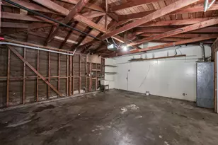 3068 W Fairmont Ave, Fresno, CA 93722 - Photo 32