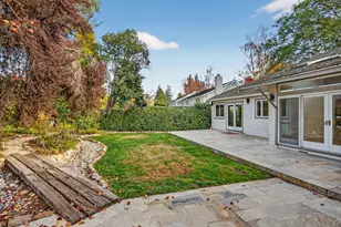 860 Monte Rosa Dr, Menlo Park, CA 94025 - Photo 26