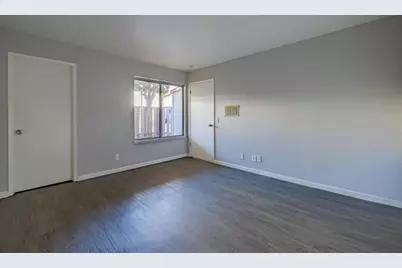 2366 N Main St 8, Salinas, CA 93906 - Photo 6