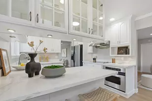 1078 Oaktree Dr, San Jose, CA 95129 - Photo 12