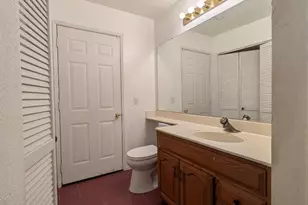 4900 Camino Royale Dr, Sacramento, CA 95823 - Photo 10