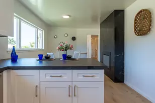 15 Buckland Ct, San Carlos, CA 94070 - Photo 12