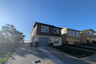 910 Skyline Dr, Daly City, CA 94015 - Photo 4