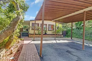 17617 Pond Derosa 29, Salinas, CA 93907 - Photo 24