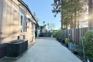 2888 Moss Hollow Dr 2888, San Jose, CA 95121 - Photo 18