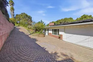 17 Los Encinos Dr, Del Rey Oaks, CA 93940 - Photo 2