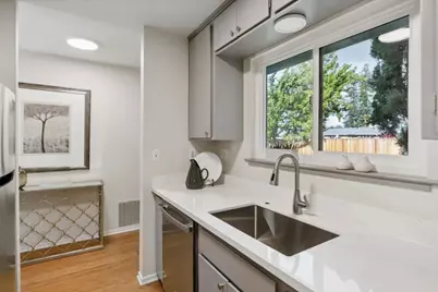 453 N Rengstorff Ave 17, Mountain View, CA 94043 - Photo 16