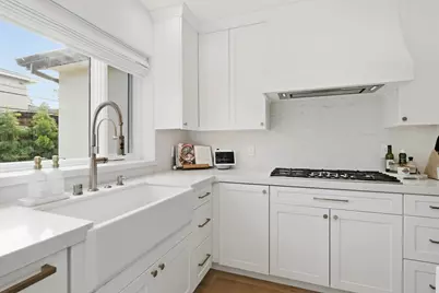 1129 Clovelly Ln, Burlingame, CA 94010 - Photo 6