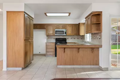 2820 Driftwood Dr, Madera, CA 93637 - Photo 8