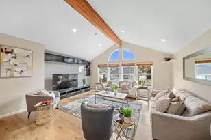 1050 Yosemite Dr, Pacifica, CA 94044 - Photo 1