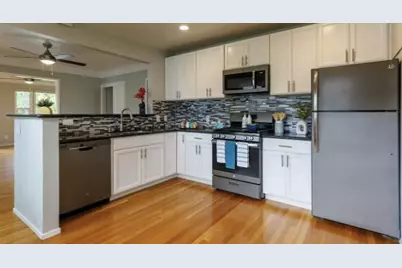 327 Hawthorne Ave, Palo Alto, CA 94301 - Photo 8