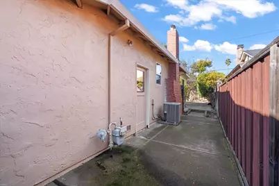 1595 Willowbrook Dr, San Jose, CA 95118 - Photo 32