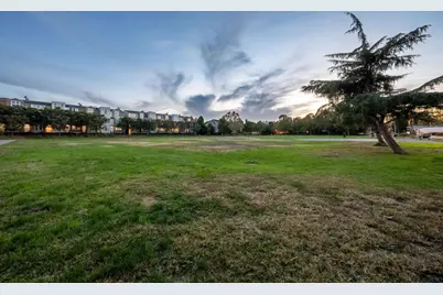 235 Laurel Grove Ln, San Jose, CA 95126 - Photo 38