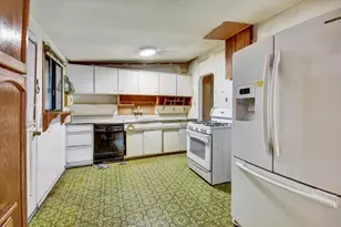 290 N Rengstorff Ave, Mountain View, CA 94043 - Photo 8