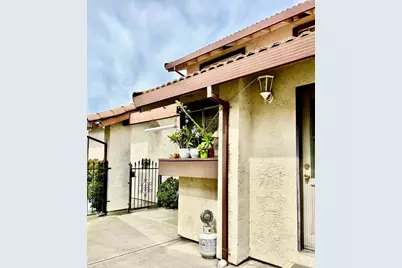 2071 Sunset View Pl, San Jose, CA 95116 - Photo 6