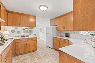 751 W 6th St, Gilroy, CA 95020 - Photo 24